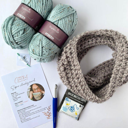 Make it yourself Crochet Kit Super chunky snood kit (baby - adult size)