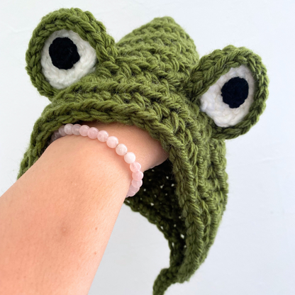 Frog pixie Bonnet with ties